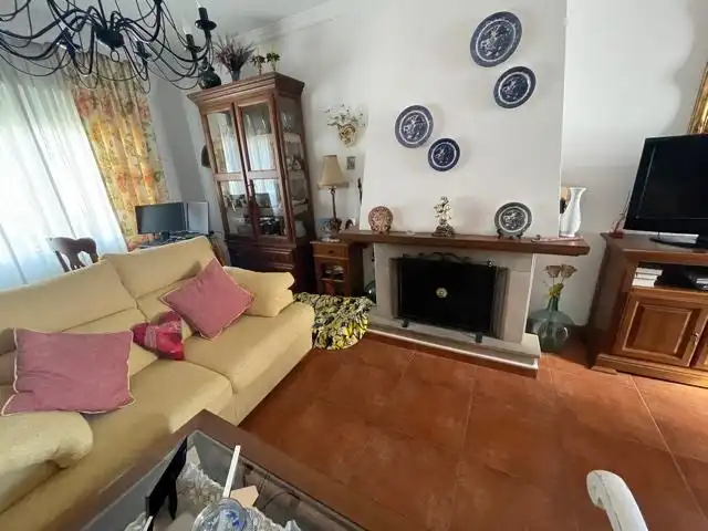 Flat with garden for sale in Estepona Pueblo