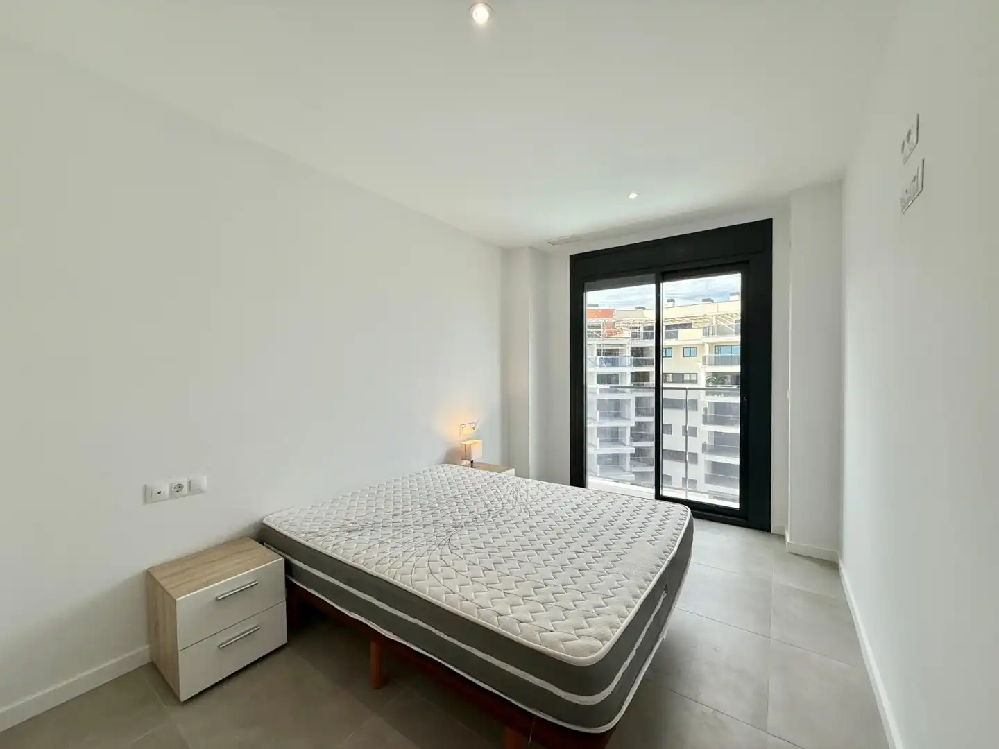 Dormitori de Apartament de lloguer en Orihuela amb Aire condicionat, Calefacció i Terrassa