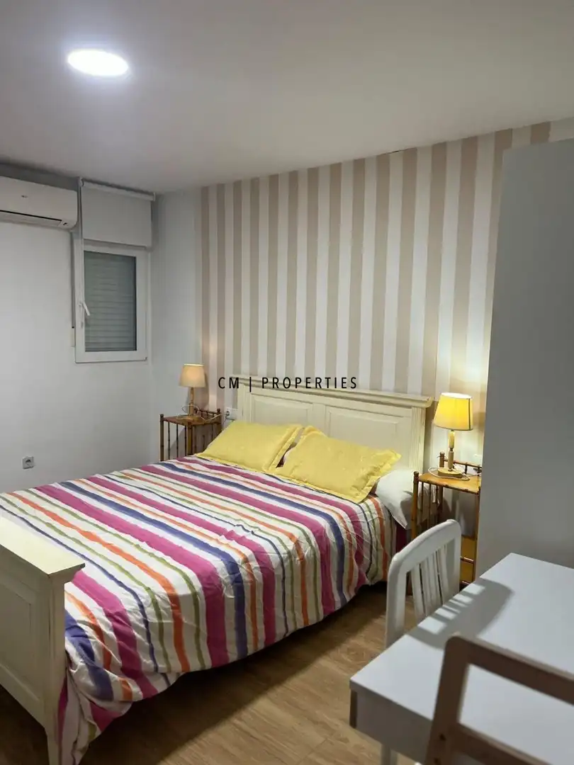 Bedroom of Flat for rent in Extramurs