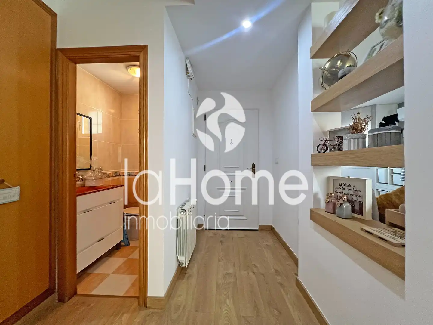 Houses for sale in La Pobla de Vallbona  with Air Conditioner, Heating and Private garden