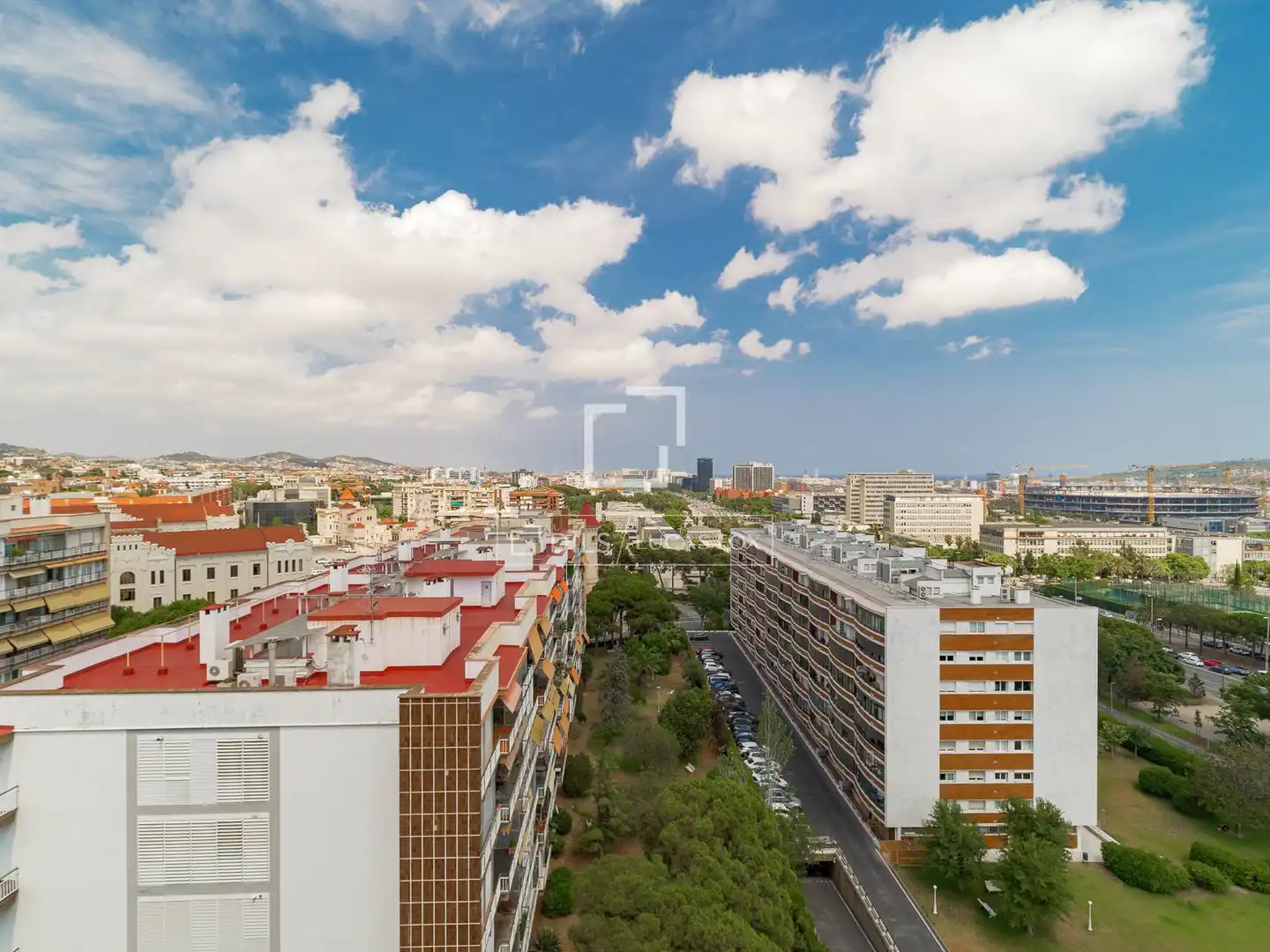 Außenansicht von Wohnung zum Verkauf in Barcelona mit Klimaanlage, Terrasse und Abstellraum