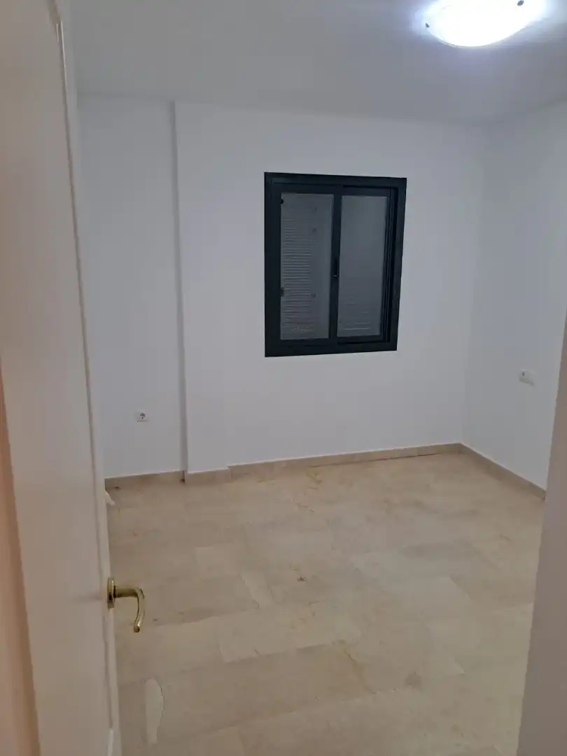 Schlafzimmer von Einfamilien-Reihenhaus zum Verkauf in Manilva mit Privatgarten und Gemeinschaftspool