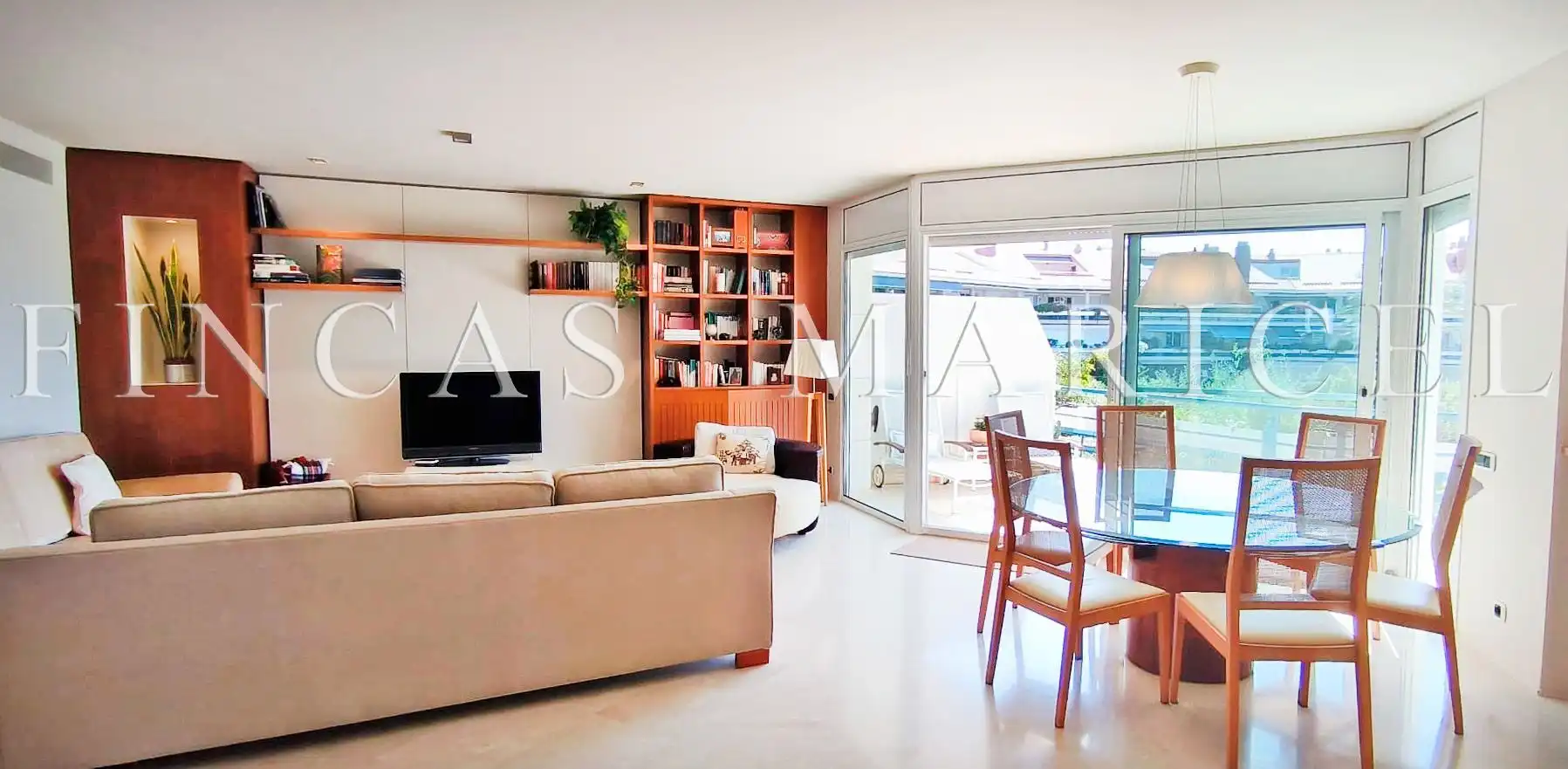 Living room of Flat for sale in Sitges  with Air Conditioner, Heating and Storage room