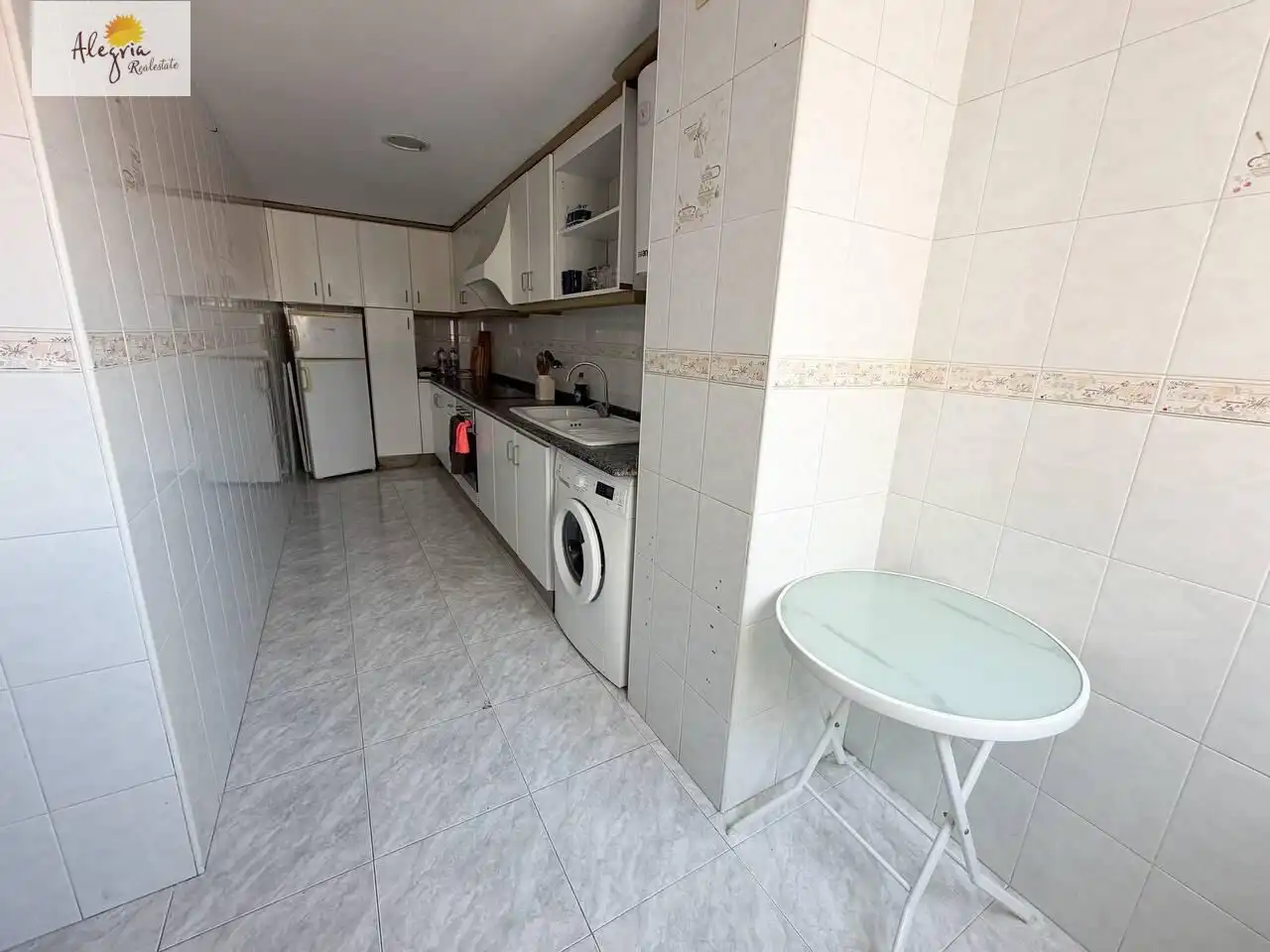 Cuina de Apartament de lloguer en Valencia amb Aire condicionat, Moblat i Balcó