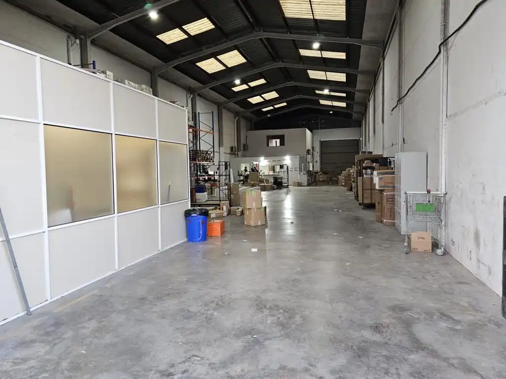 Industrial buildings for rent in Carrer 10, 6, Montepilar