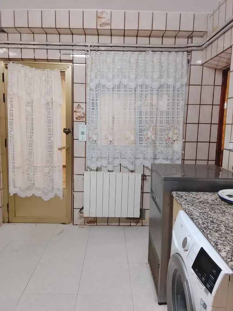 Cuina de Casa o xalet en venda en Pozorrubielos de la Mancha amb Calefacció, Moblat i Forn