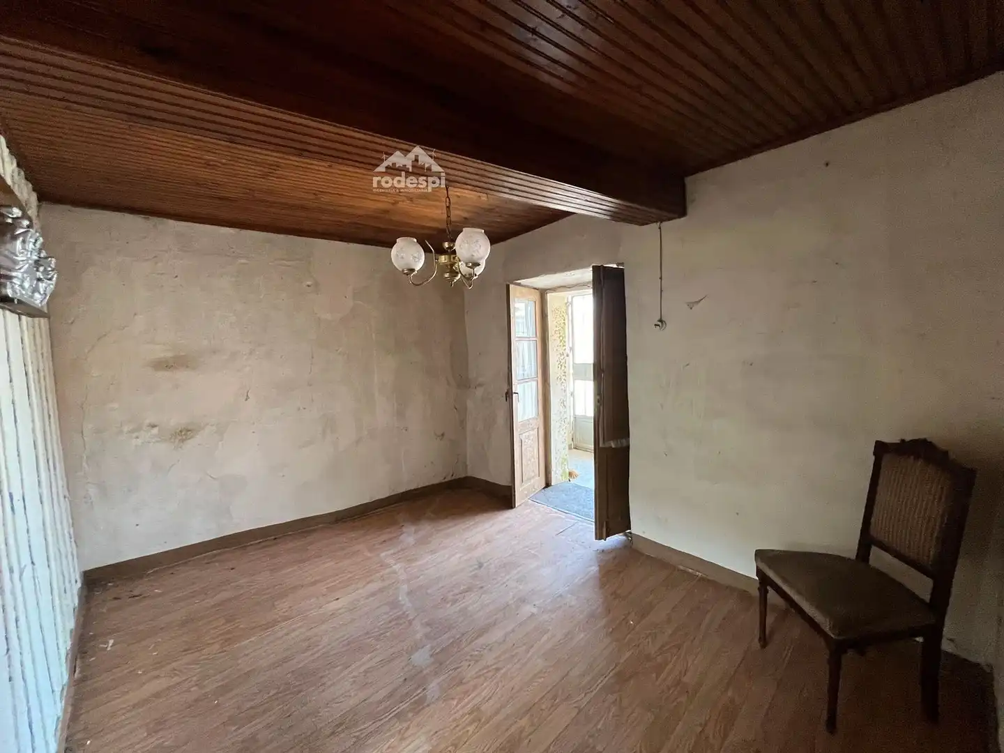 Wohnzimmer von Einfamilien-Reihenhaus zum Verkauf in Maside mit Möbliert