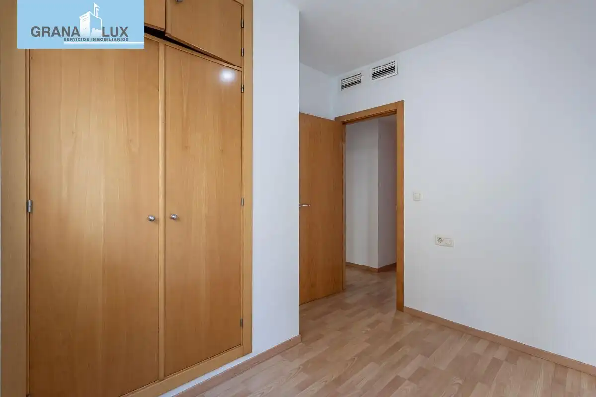 Habitación de Dúplex en venta en Granada con Aire acondicionado, Calefacción y Terraza