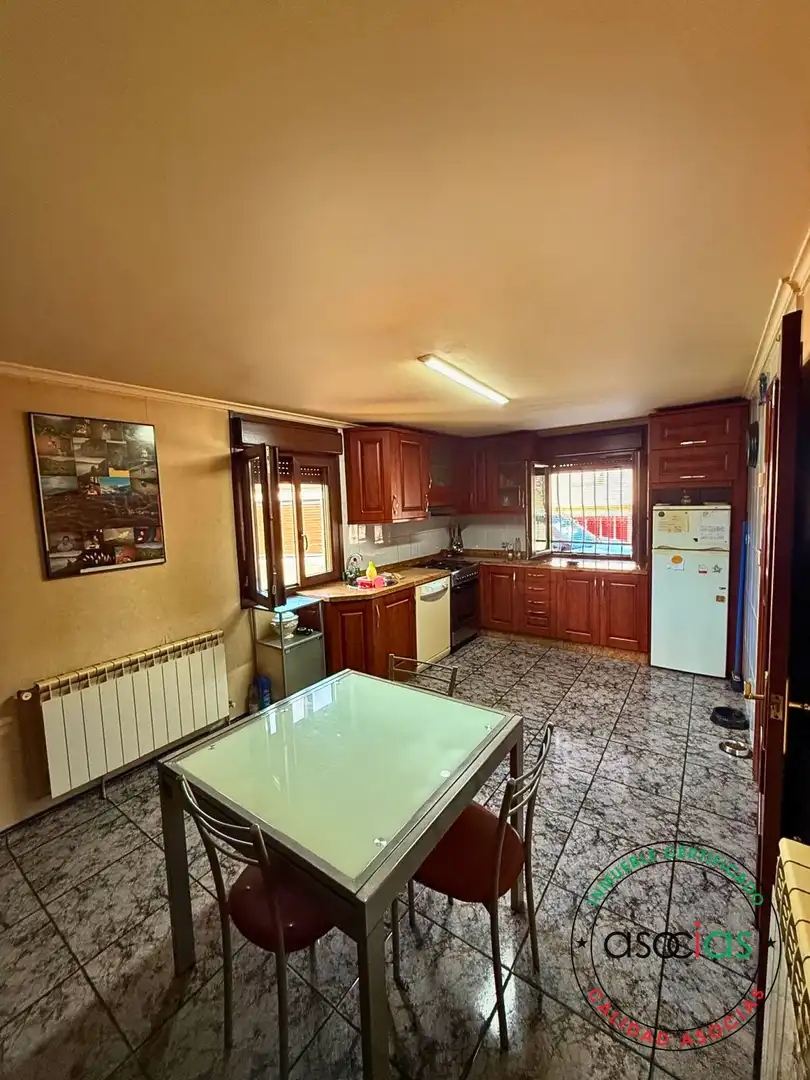 Küche von Einfamilien-Reihenhaus zum Verkauf in Mieres (Asturias) mit Heizung, Möbliert und Balkon