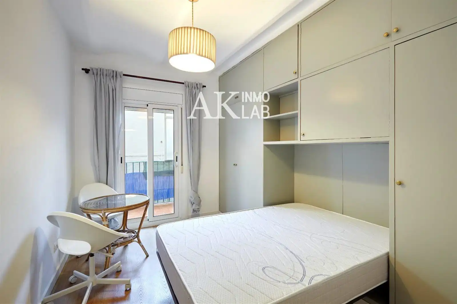 Bedroom of Apartments for sale in Barcelona  with Air Conditioner, Terrace and Furnished