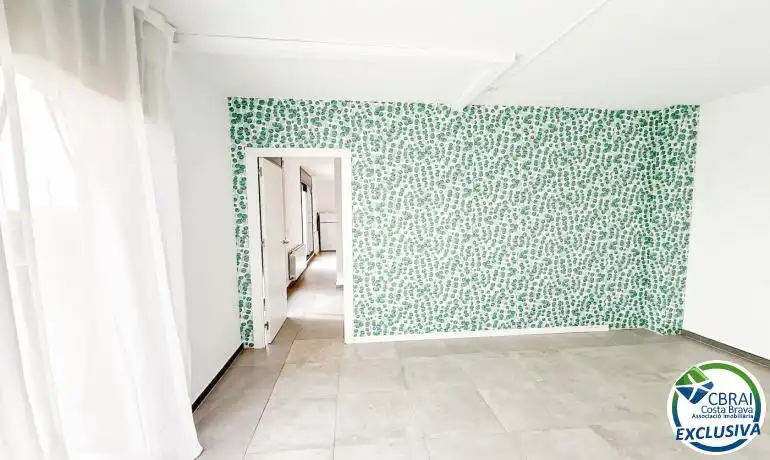 Dúplex en venta en Figueres con Terraza y Piscina comunitaria