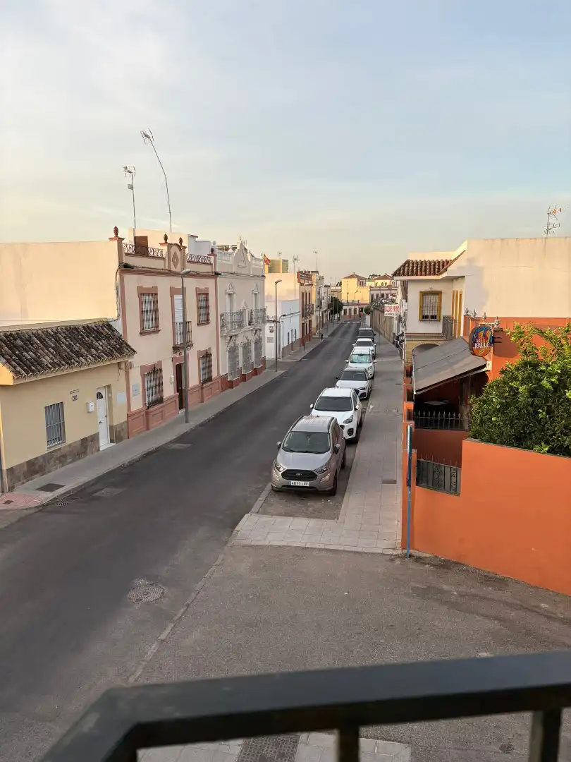 Vista exterior de Piso en venta en Mairena del Aljarafe con Calefacción, Parquet y Balcón