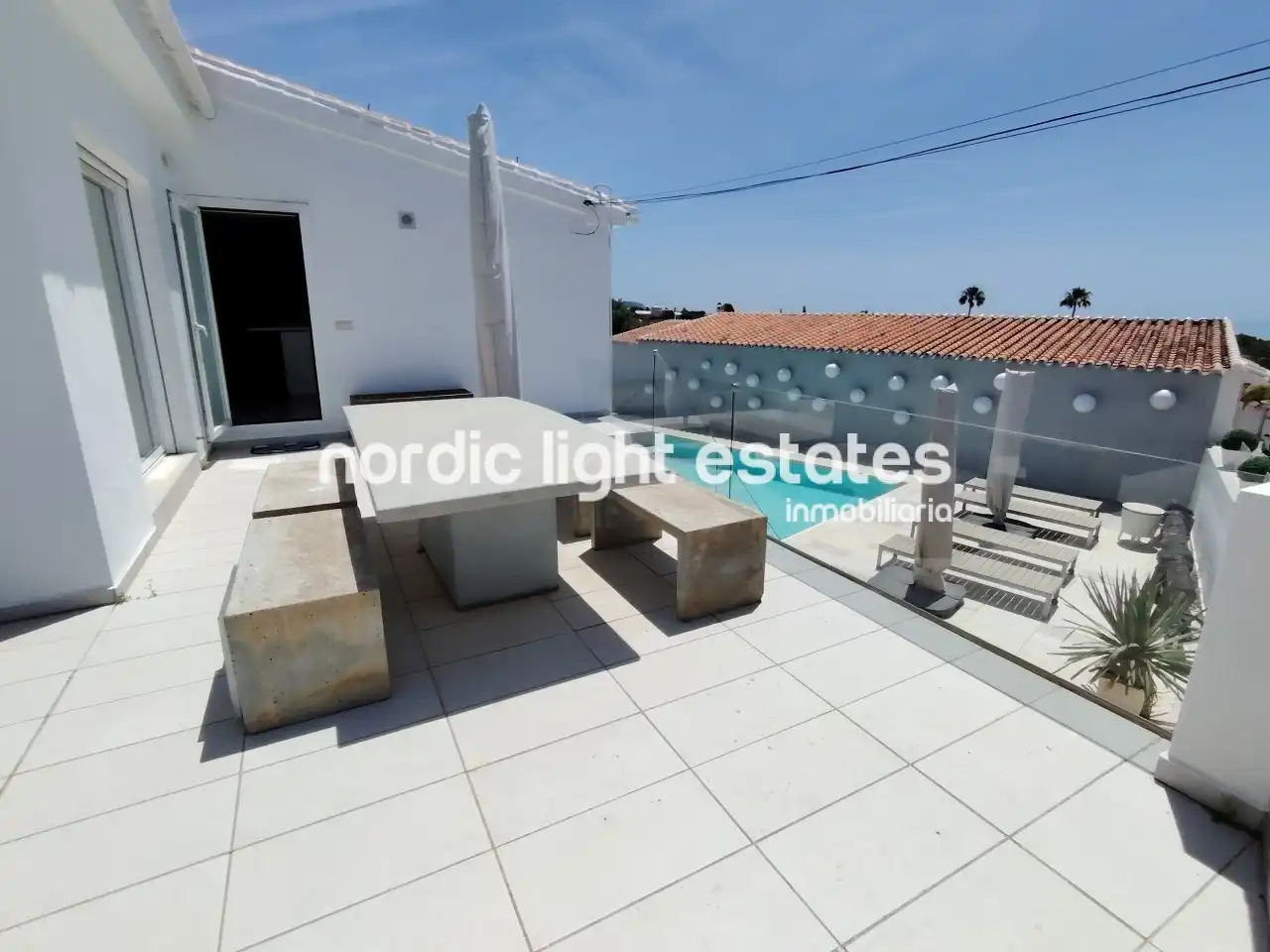 Vista exterior de Casa o chalet en venta en Nerja con Terraza y Piscina