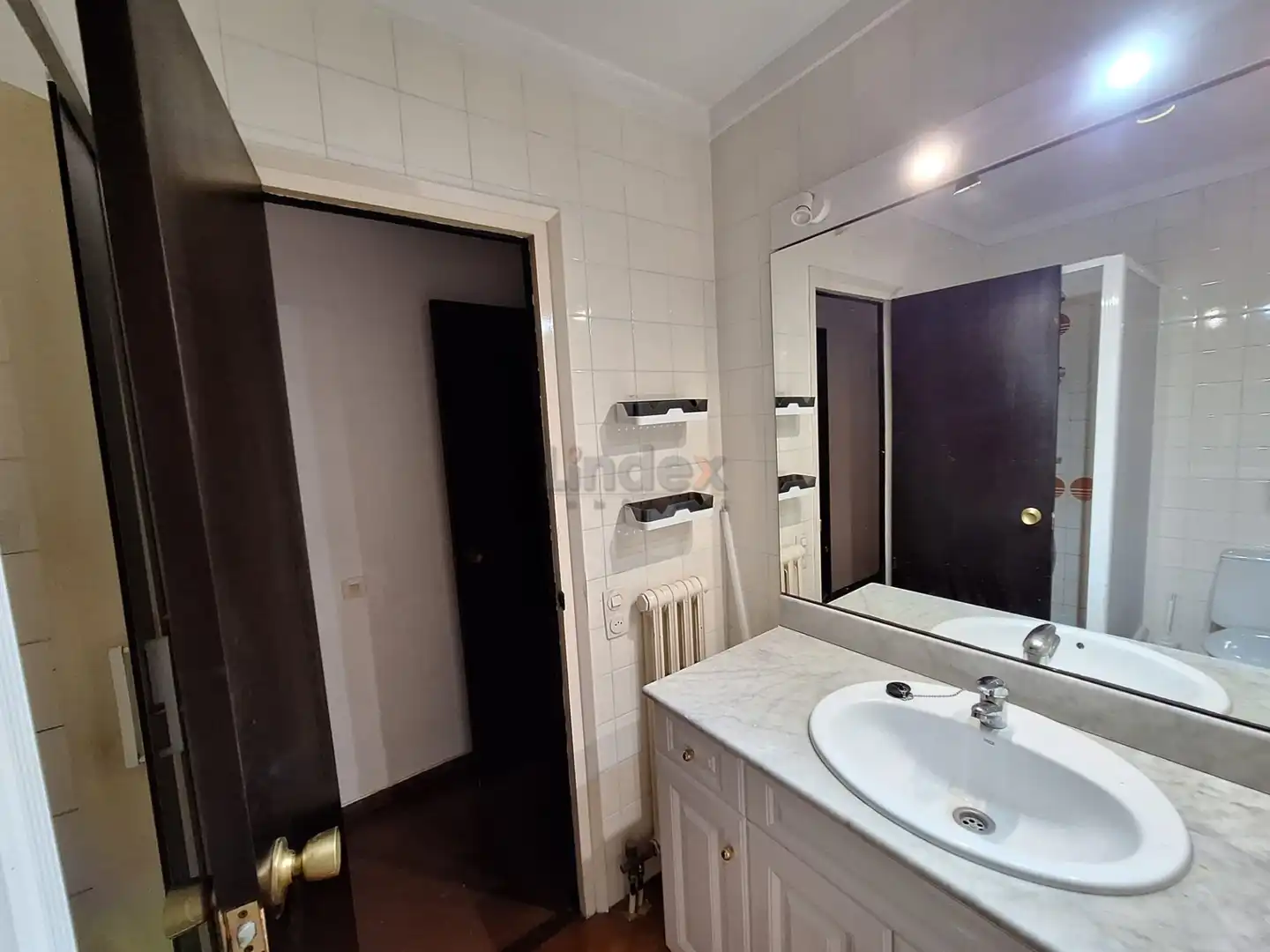 Baño de Piso en venta en Mataró con Calefacción, Horno y Balcón