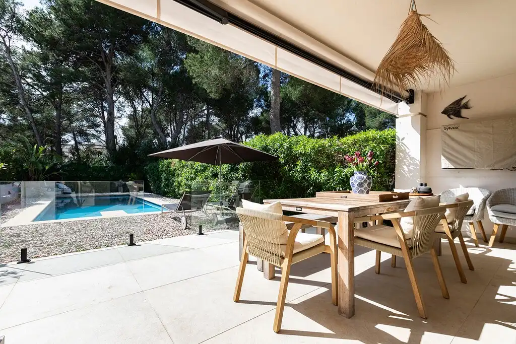 Terrasse von Einfamilien-Reihenhaus zum Verkauf in Pollença mit Klimaanlage, Heizung und Terrasse