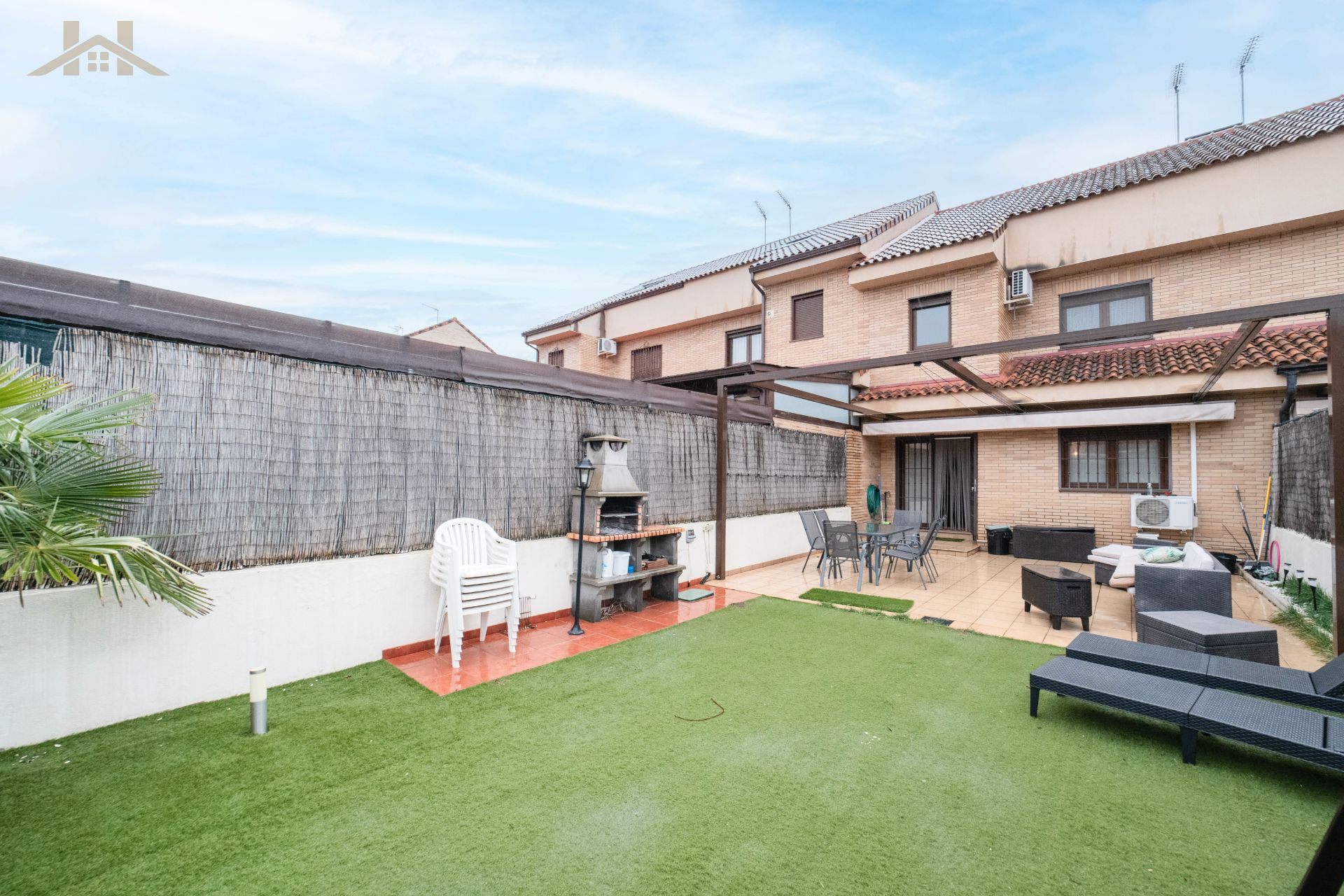 Terrassa de Casa adosada en venda en Navalcarnero amb Aire condicionat, Calefacció i Jardí privat