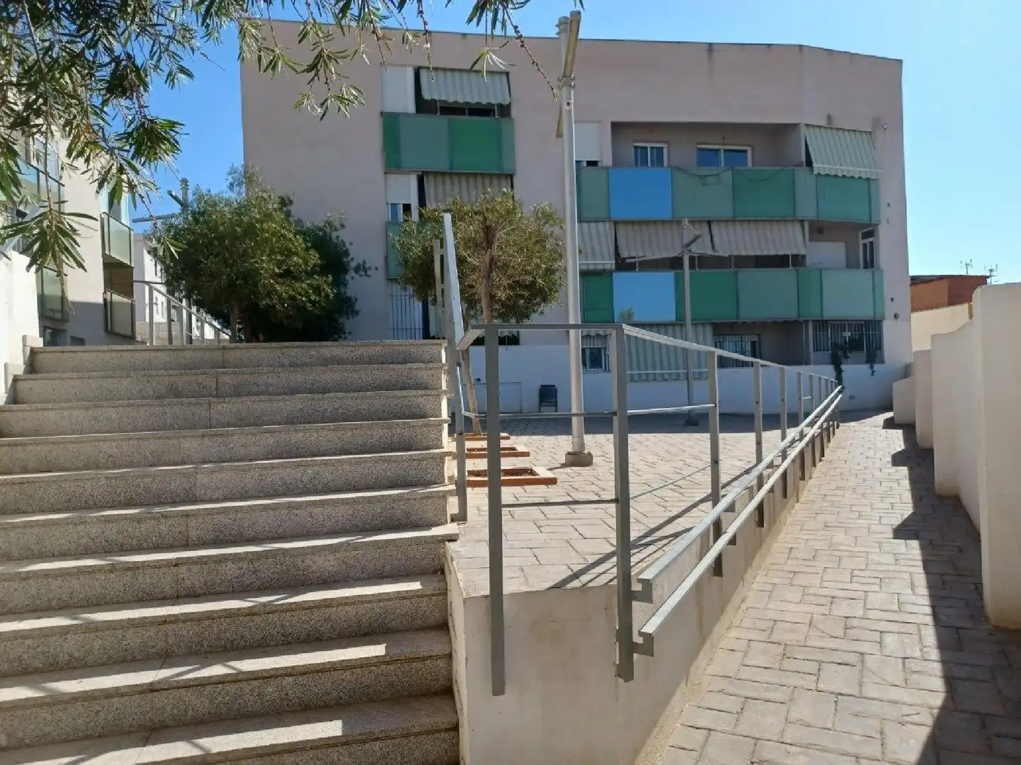 Vista exterior de Pis en venda en Motril