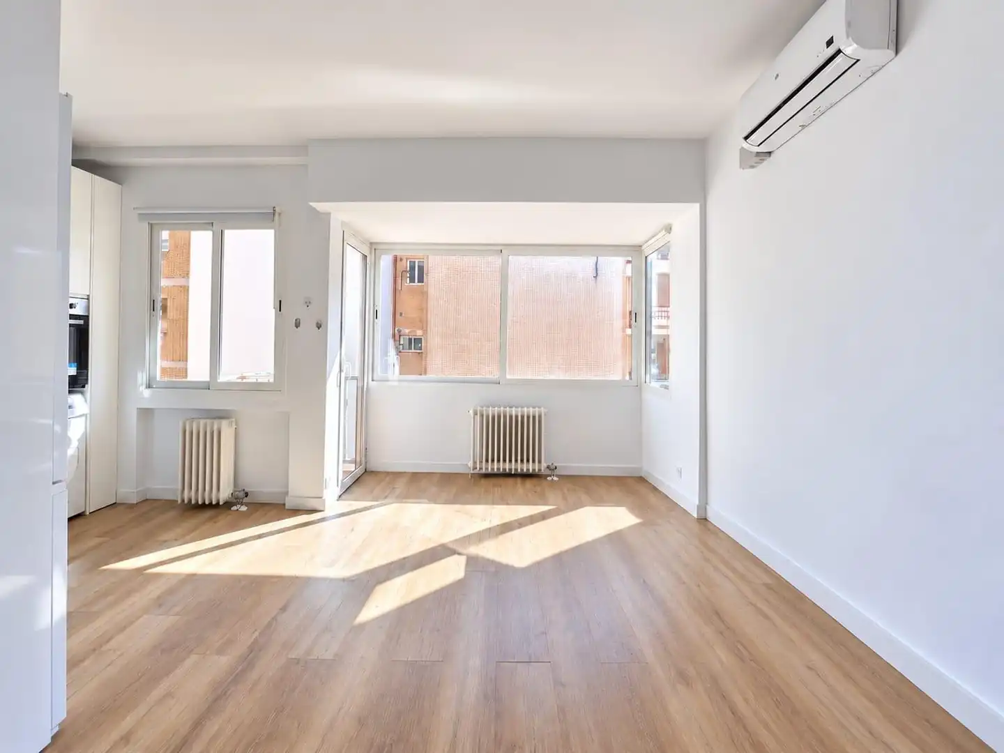 Schlafzimmer von Wohnung zum Verkauf in Madrid mit Klimaanlage, Heizung und Terrasse
