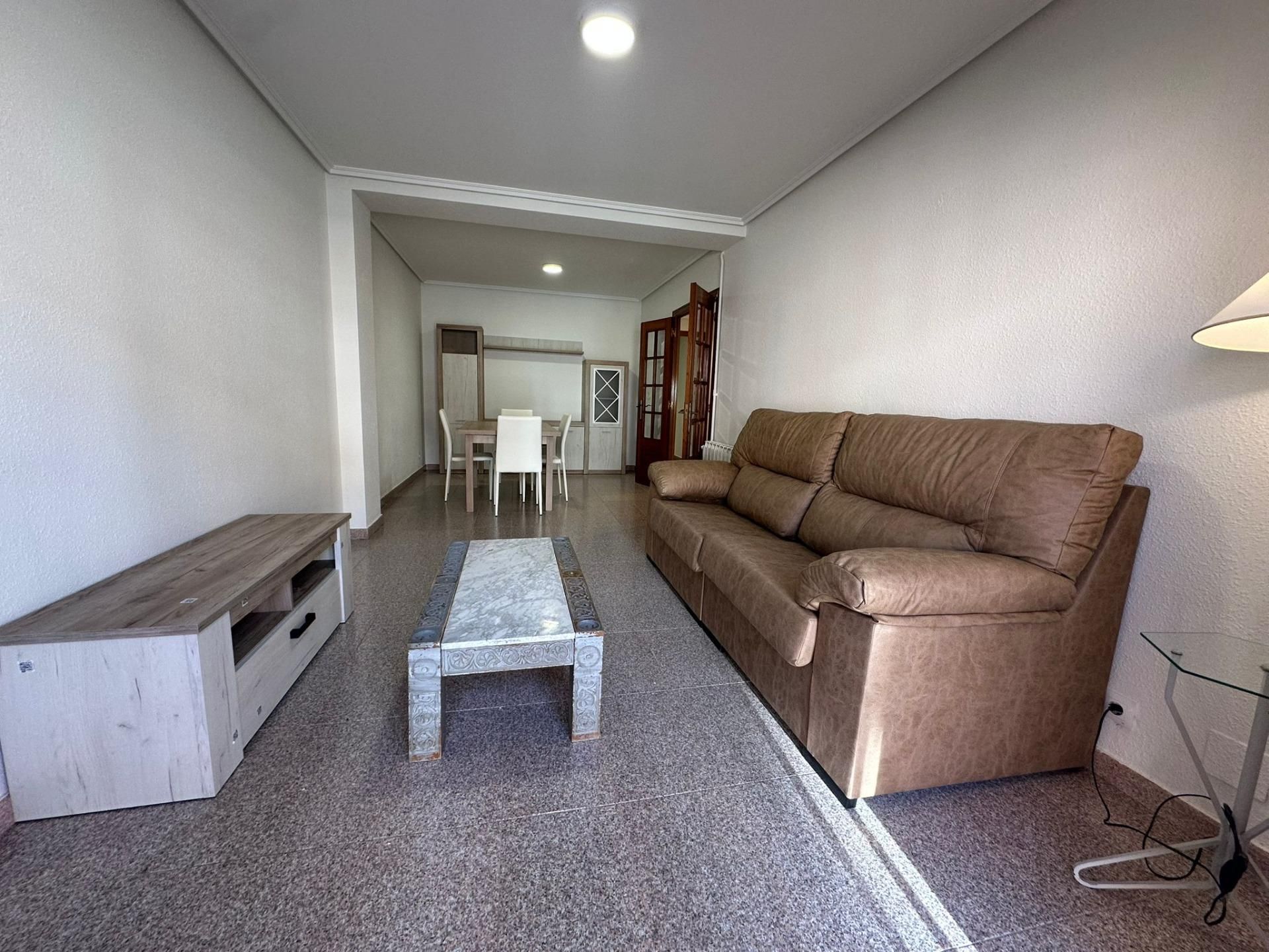 Sala d'estar de Pis de lloguer en Ponferrada amb Calefacció, Traster i Balcó