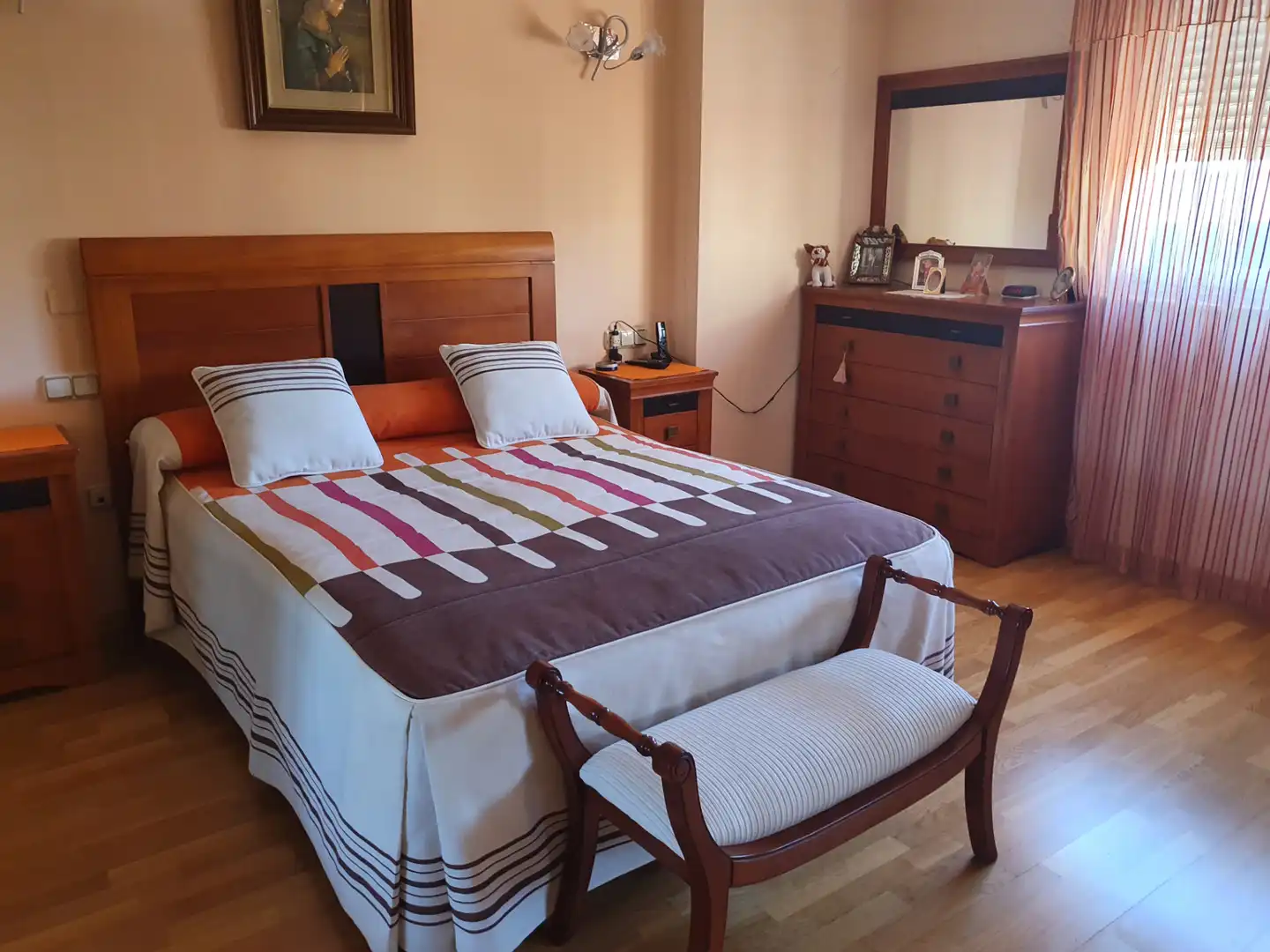 Dormitori de Casa o xalet en venda en León Capital  amb Calefacció, Jardí privat i Forn