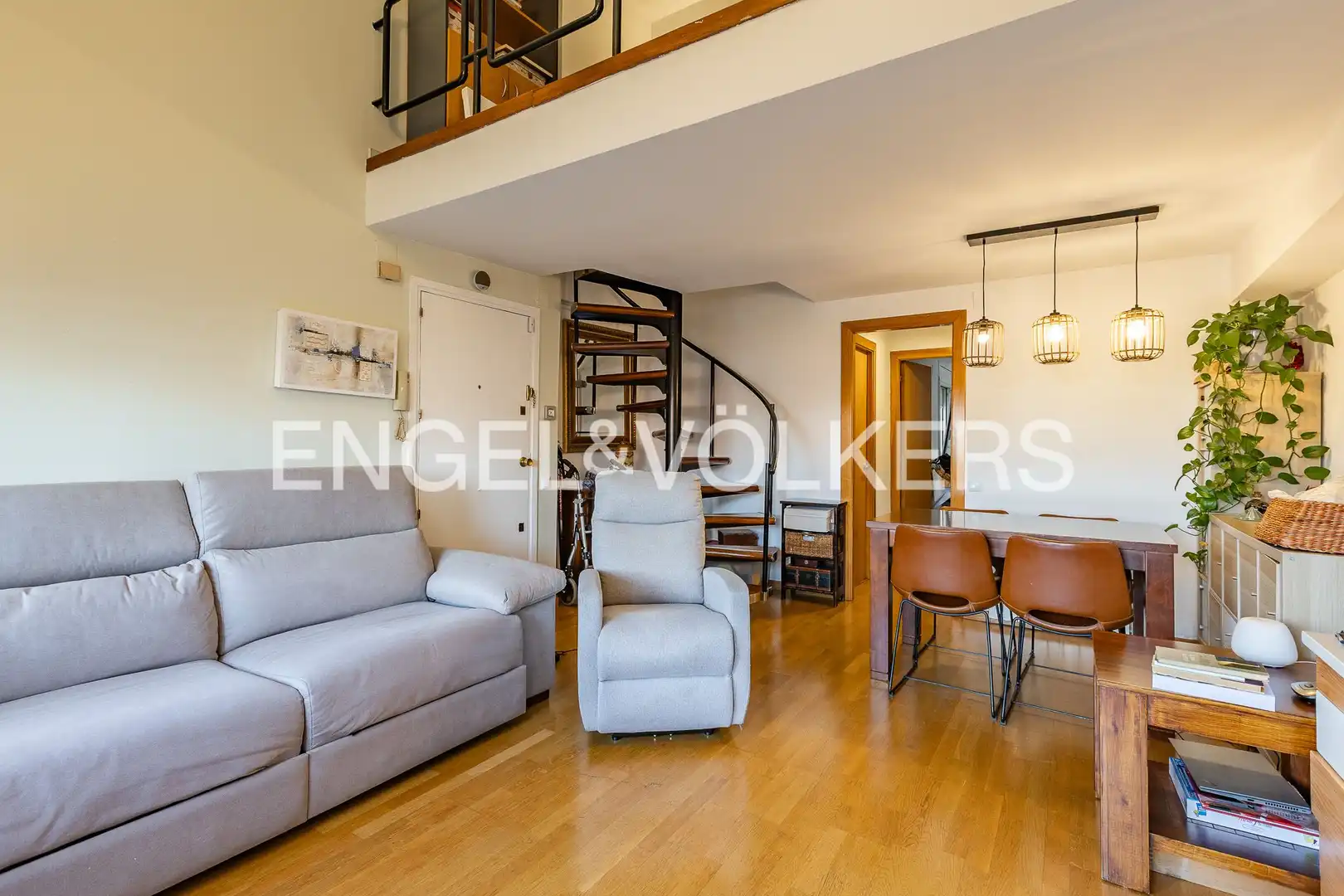 Sala de estar de Ático en venta en Sant Cugat del Vallès con Aire acondicionado, Calefacción y Terraza