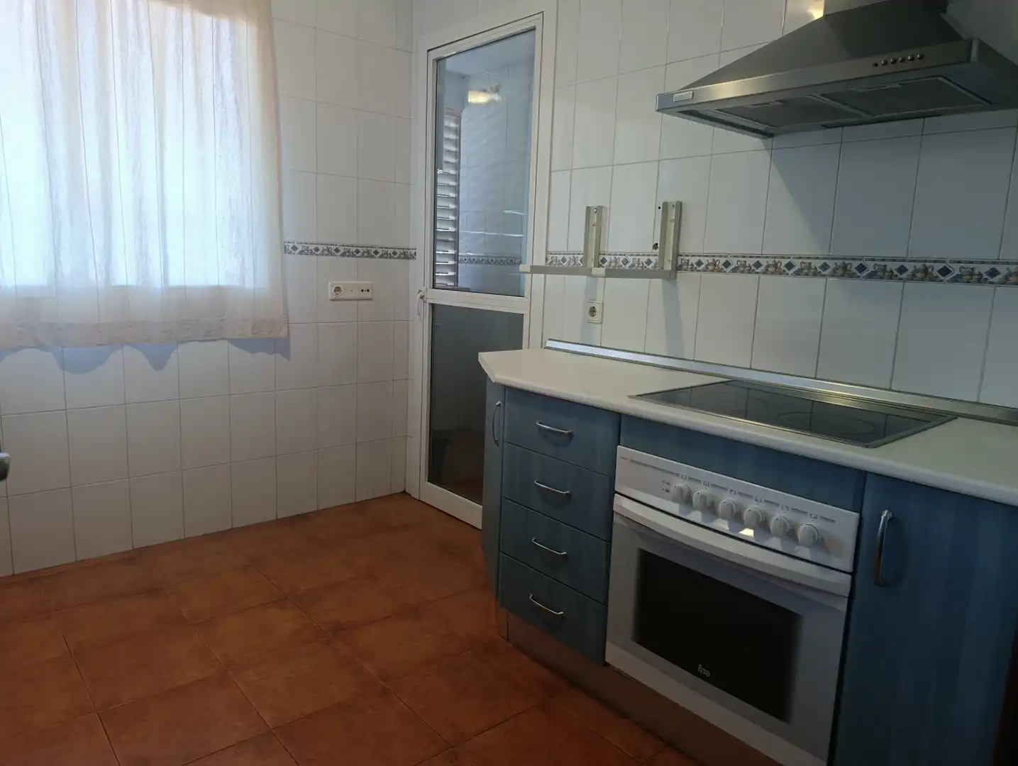 Cocina de Piso de alquiler en Dos Hermanas con Aire acondicionado, Terraza y Amueblado