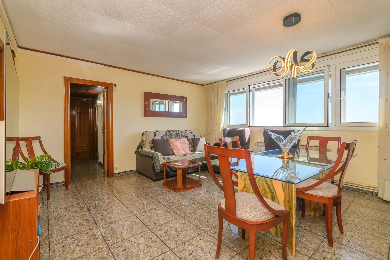 Living room of Flat for sale in Cornellà de Llobregat  with Air Conditioner, Heating and Storage room