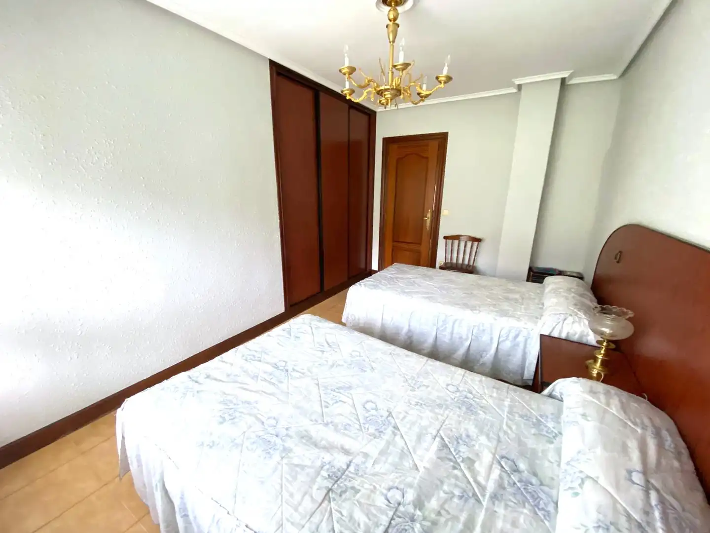 Dormitori de Casa o xalet en venda en Castro-Urdiales amb Calefacció, Jardí privat i Parquet
