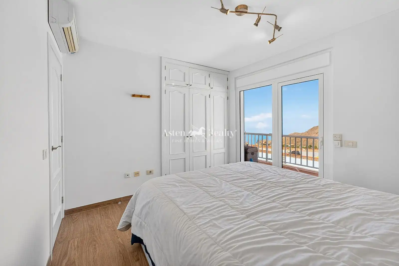 Dormitori de Apartament en venda en Santiago del Teide amb Terrassa, Traster i Moblat