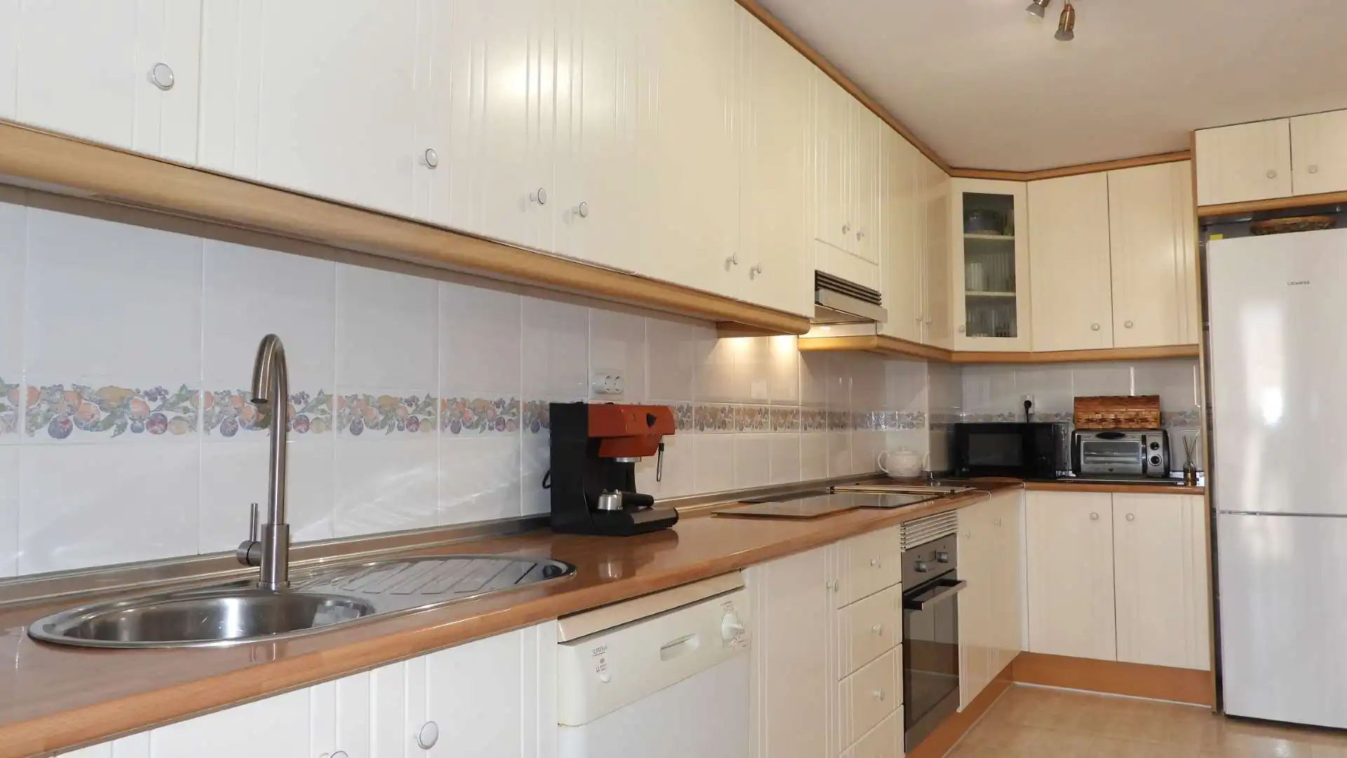 Cocina de Piso en venta en La Manga del Mar Menor con Calefacción, Terraza y Amueblado