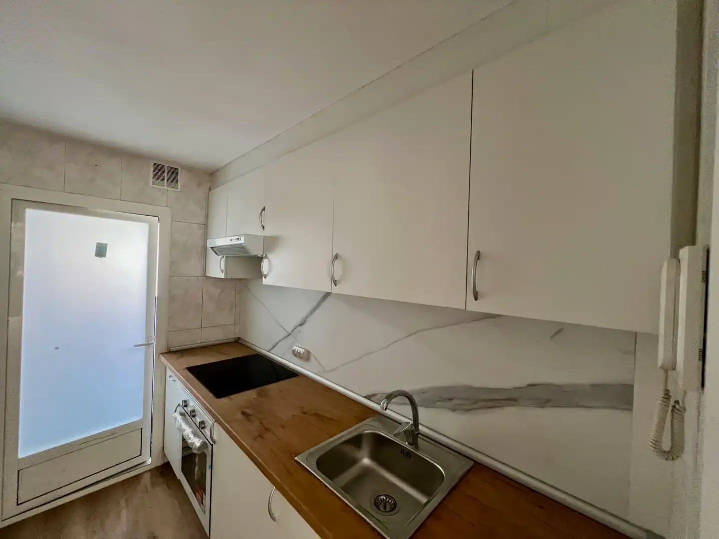 Cocina de Piso en venta en Santa Perpètua de Mogoda con Parquet y Horno