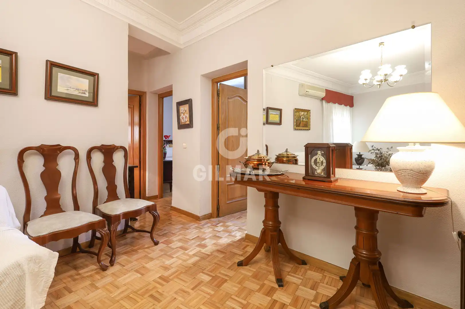 Vista exterior de Piso en venta en Madrid con Calefacción