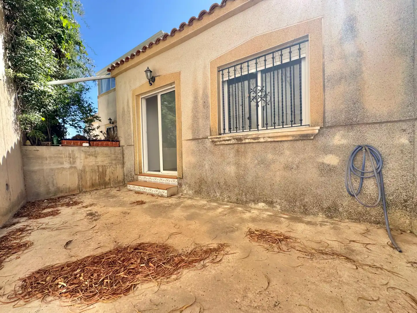 Vista exterior de Casa o xalet en venda en Orihuela amb Terrassa