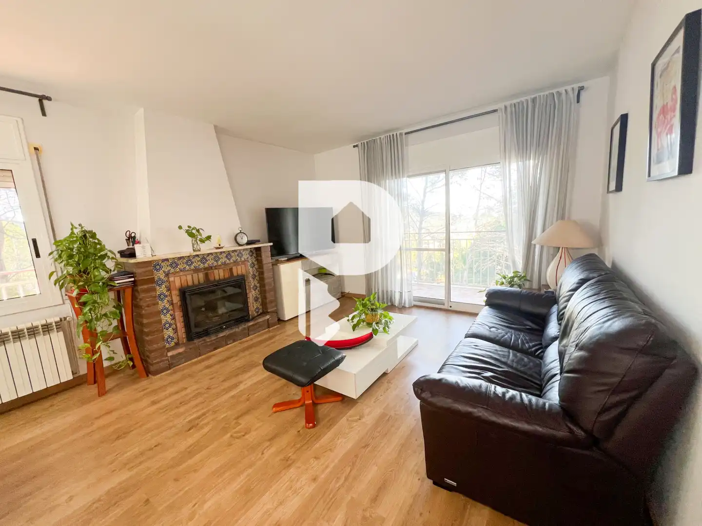 Sala d'estar de Casa o xalet en venda en Corbera de Llobregat amb Aire condicionat, Calefacció i Terrassa