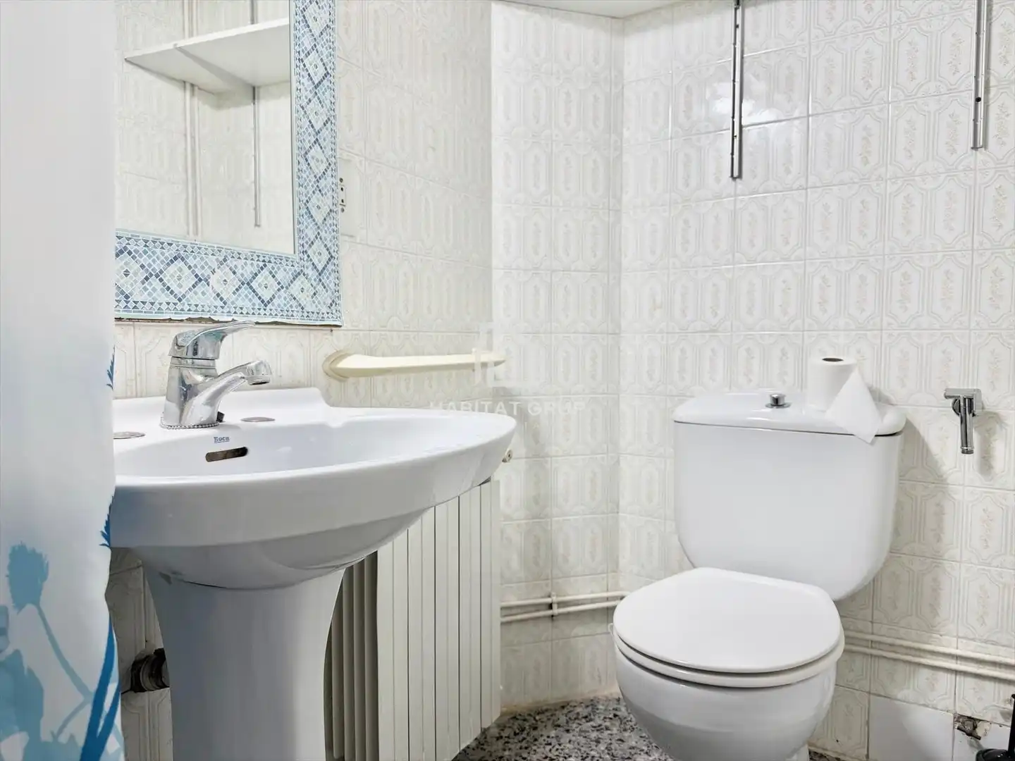 Baño de Piso en venta en Girona con Calefacción y Terraza