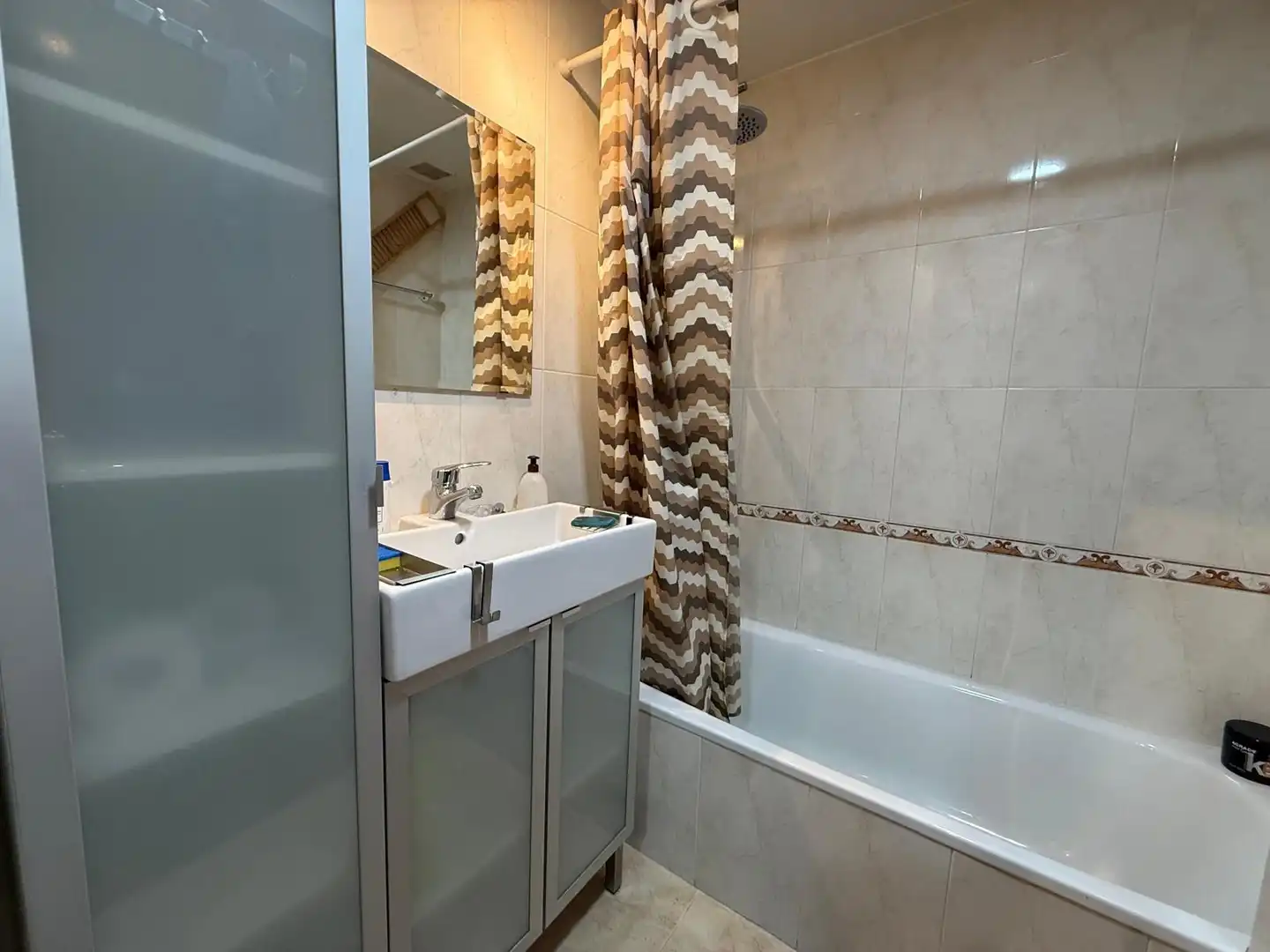 Baño de Piso en venta en Oviedo  con Calefacción, Trastero y Amueblado
