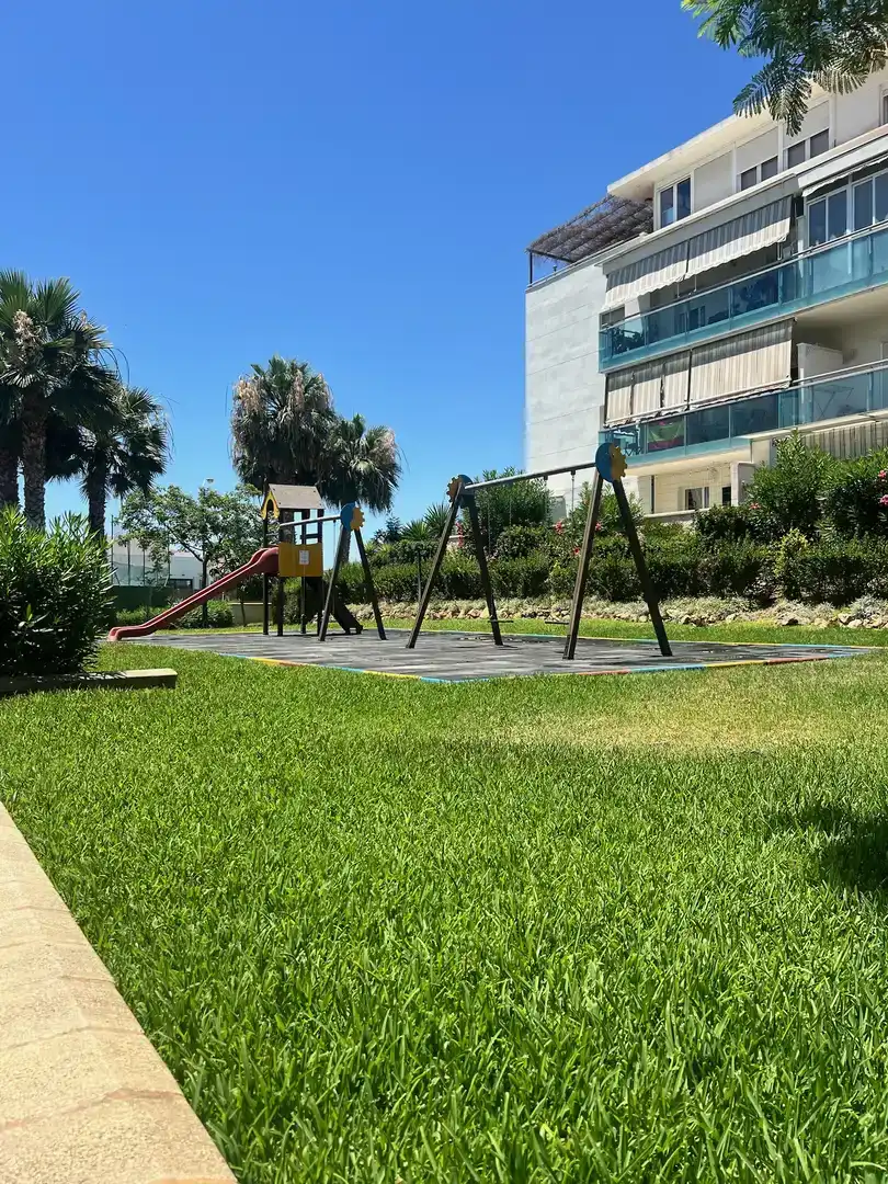 Aparcament de Pis en venda en Vélez-Málaga amb Aire condicionat, Piscina i Balcó