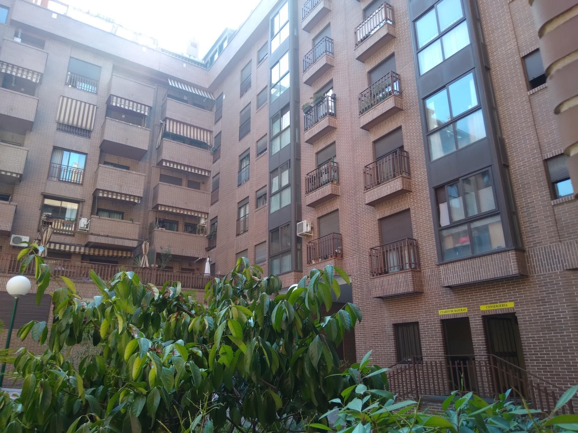 Exterior view of Flat for sale in  Madrid Capital  with Heating, Private garden and Storage room