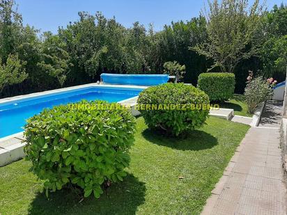 Jardí de Casa o xalet en venda en Castellanos de Villiquera amb Calefacció i Piscina