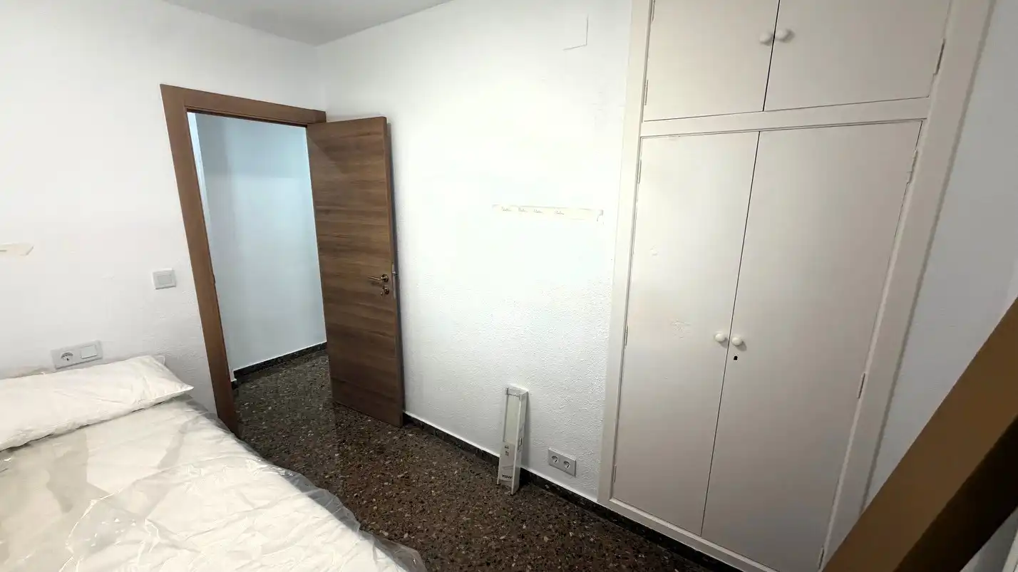 Bedroom of Flat for rent in Valencia  with Air Conditioner, Terrace and Furnished