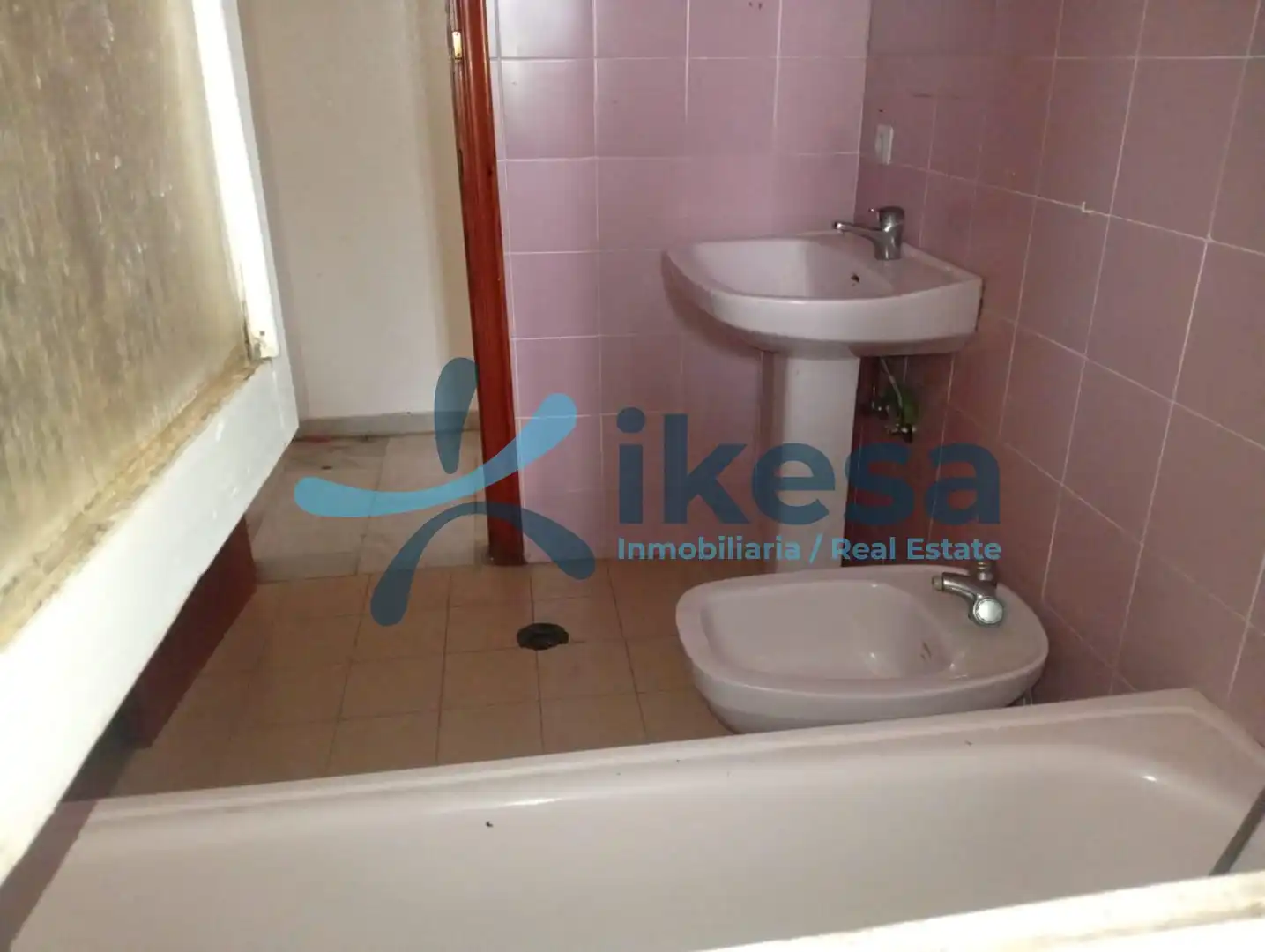Bany de Apartament en venda en Roquetas de Mar amb Terrassa