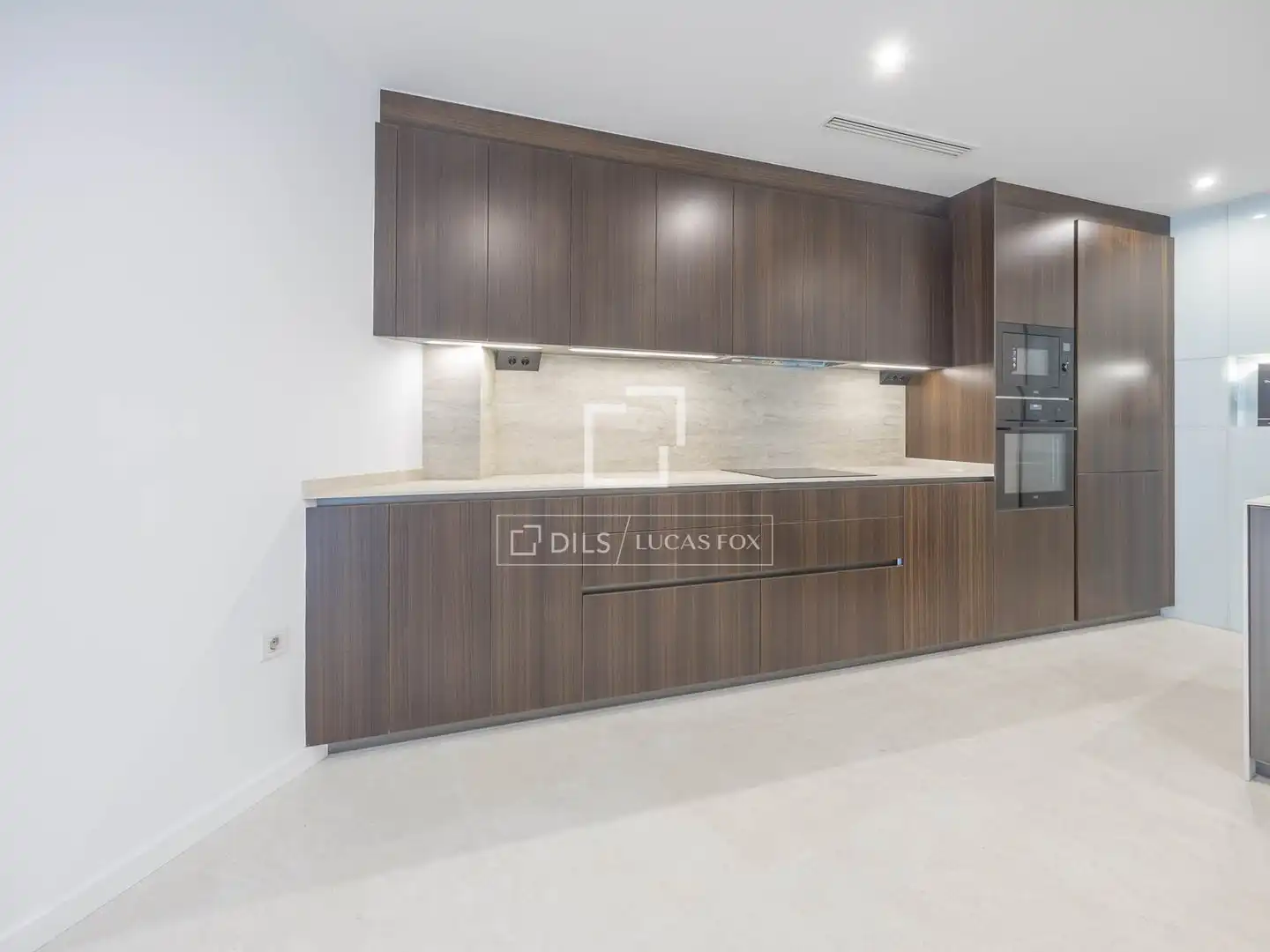 Kitchen of Flat for rent in Valencia  with Air Conditioner, Heating and Parquet flooring
