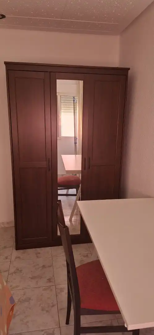 Habitación de Apartamento de alquiler en Valencia con Amueblado, Horno y Microondas