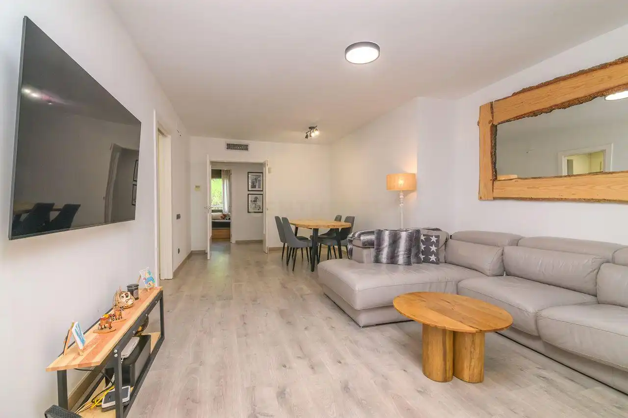 Sala de estar de Apartamento en venta en Molins de Rei con Aire acondicionado, Trastero y Balcón