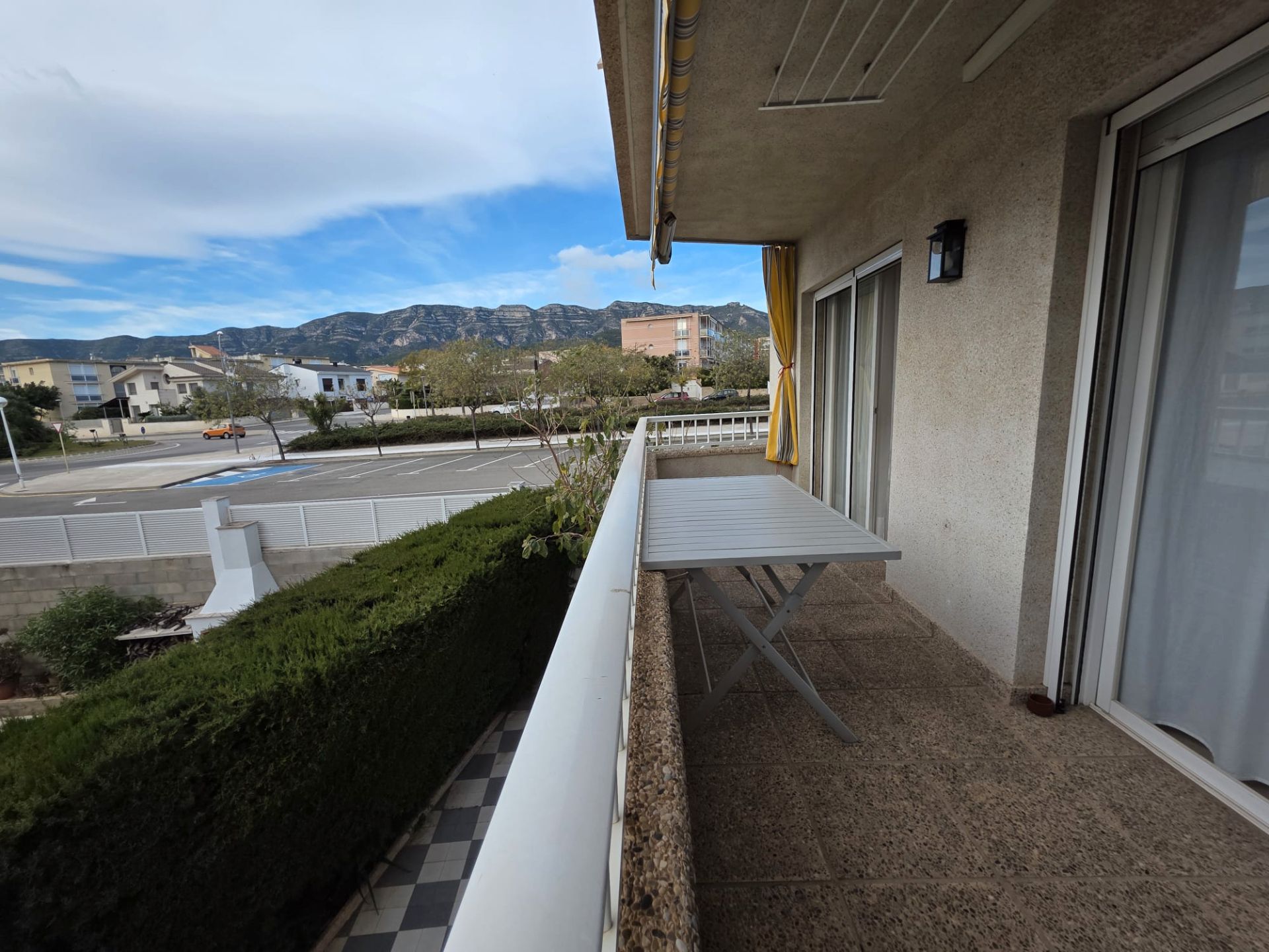 Vista exterior de Pis en venda en La Ràpita amb Aire condicionat, Terrassa i Moblat