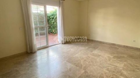 Foto 5 de Casa adosada en venta en El Pasaje Amaranto, Olivar de Quintos, Montequinto