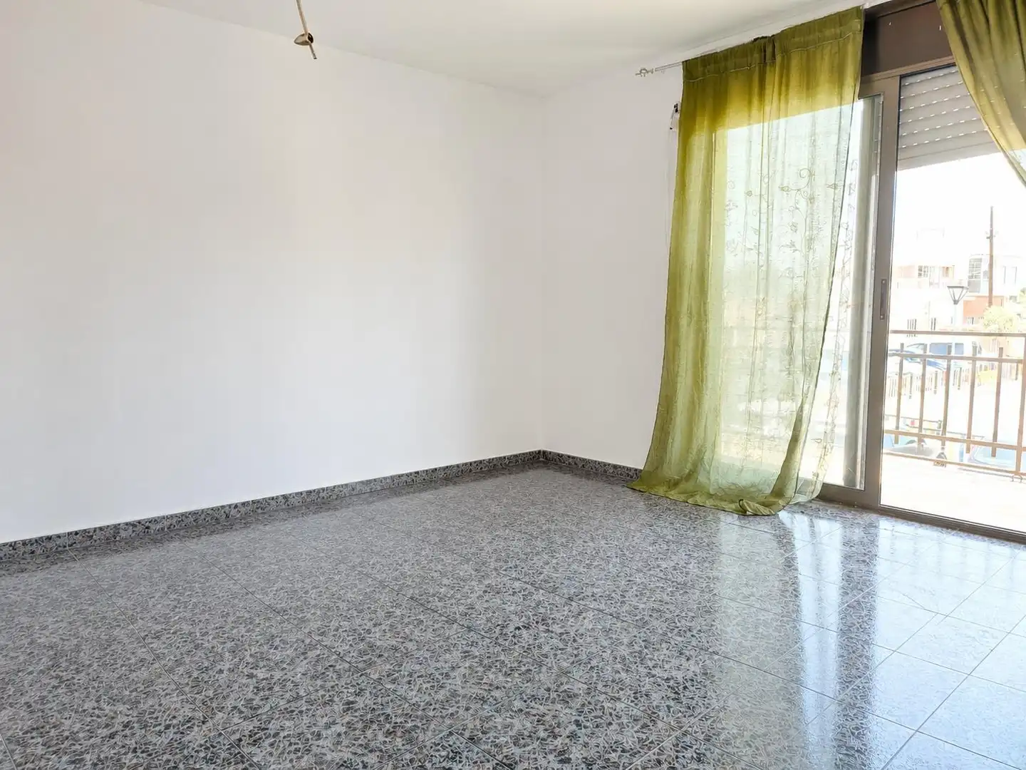 Habitación de Piso en venta en Santa Oliva con Calefacción, Balcón y Alarma