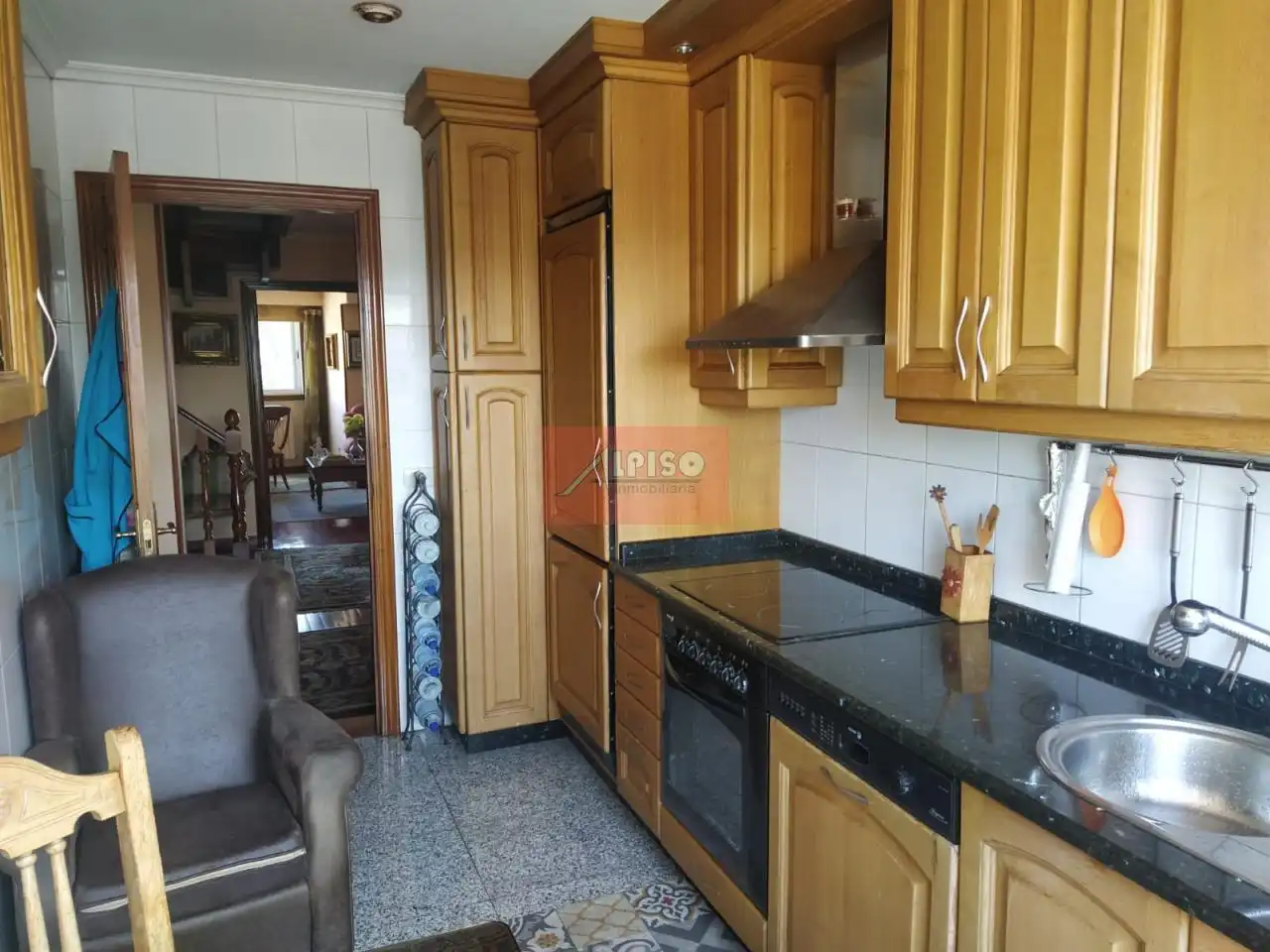 Cuina de Dúplex en venda en Ourense Capital  amb Calefacció, Parquet i Moblat