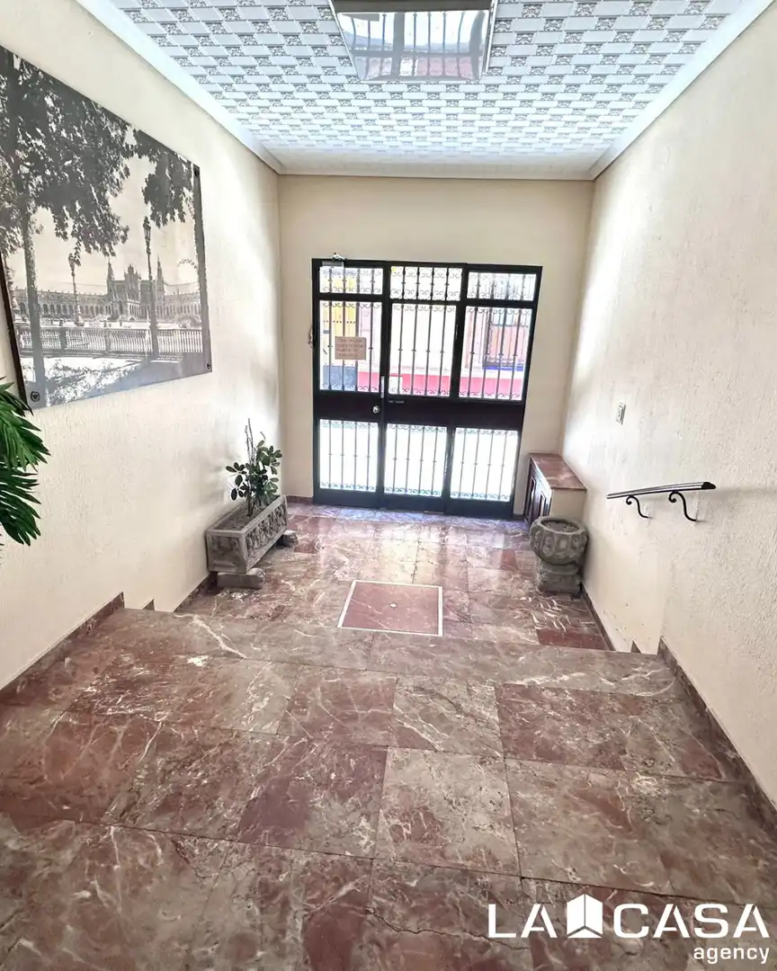 Flat for sale in Sevilla  with Balcony