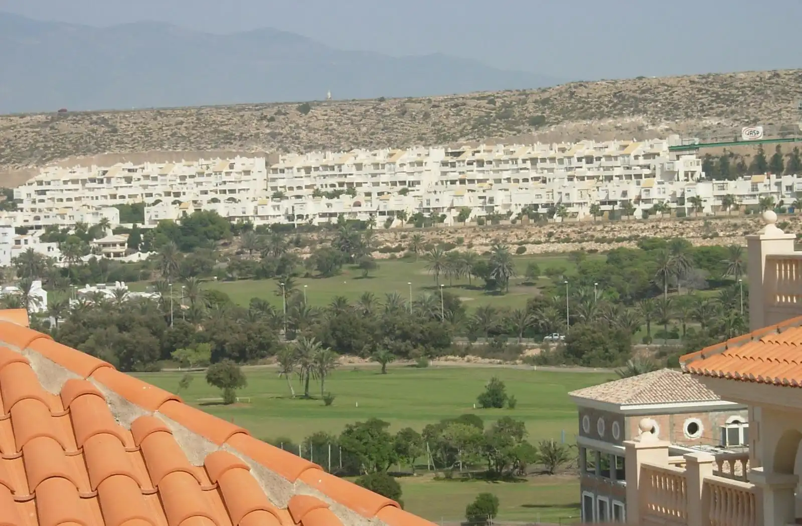 Vista exterior de Àtic en venda en El Ejido amb Aire condicionat, Terrassa i Moblat